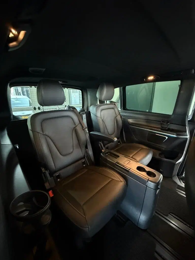 Mercedes-Benz V-Klasse 220 d Extra Lang 9G-TRONIC AMG 2020 uit 2020, foto 8