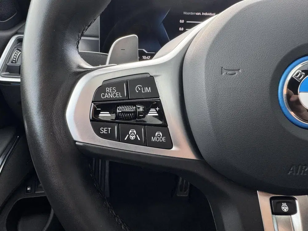 BMW 3-serie 330e M Sport uit 2024, foto 13