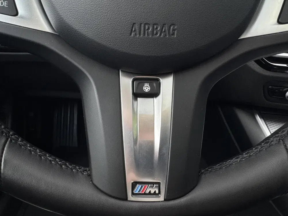 BMW 3-serie 330e M Sport uit 2024, foto 14