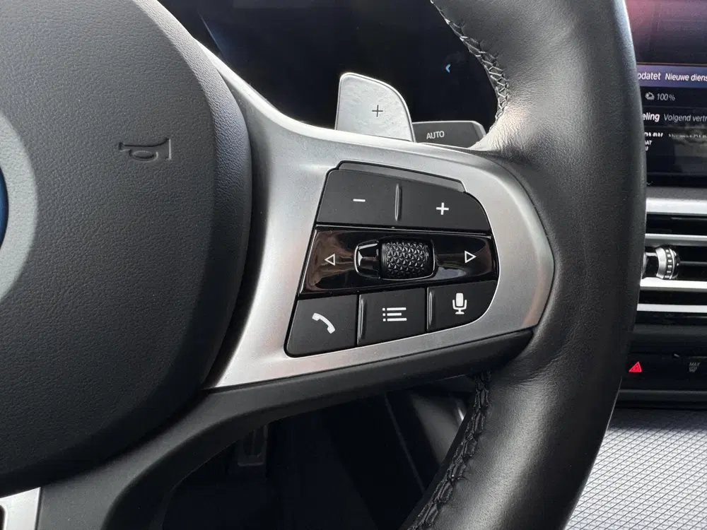 BMW 3-serie 330e M Sport uit 2024, foto 15