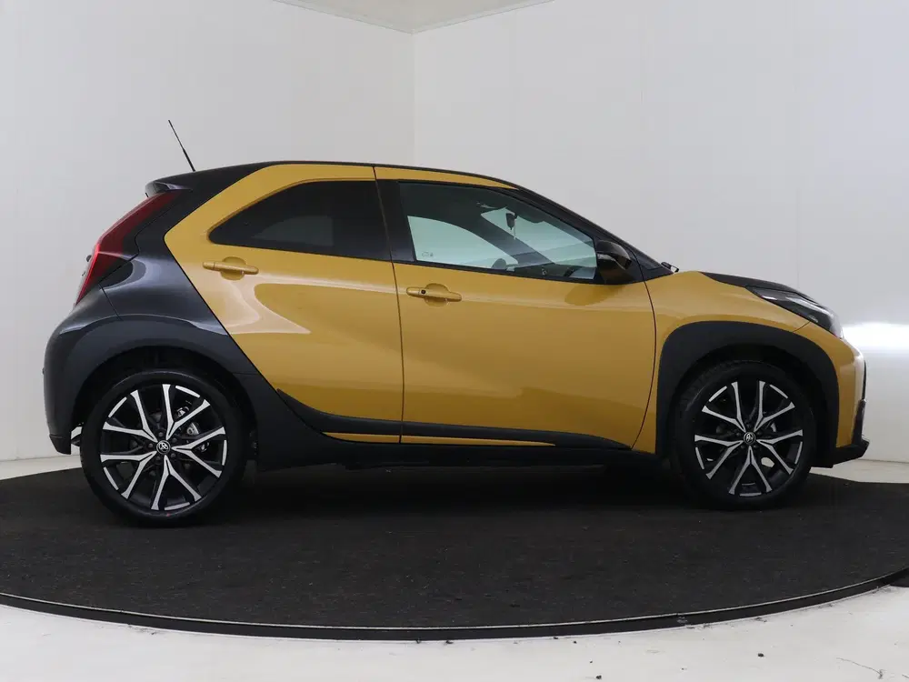 Toyota Aygo X Hybrid 115 GR Sport (bj 2025 uit 2025, foto 13