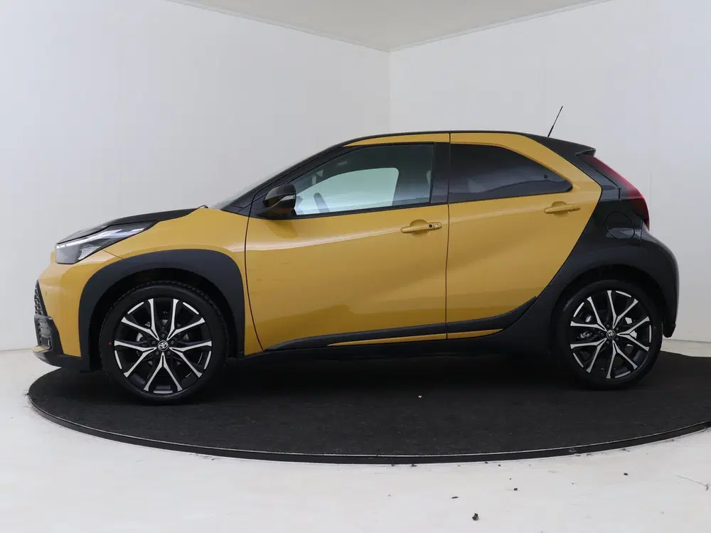 Toyota Aygo X Hybrid 115 GR Sport (bj 2025 uit 2025, foto 3