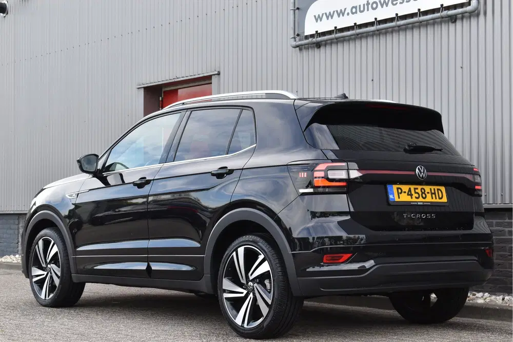 Volkswagen T-Cross 1.0 TSI 2x R-Line Virtual cockpit uit 2021, foto 2