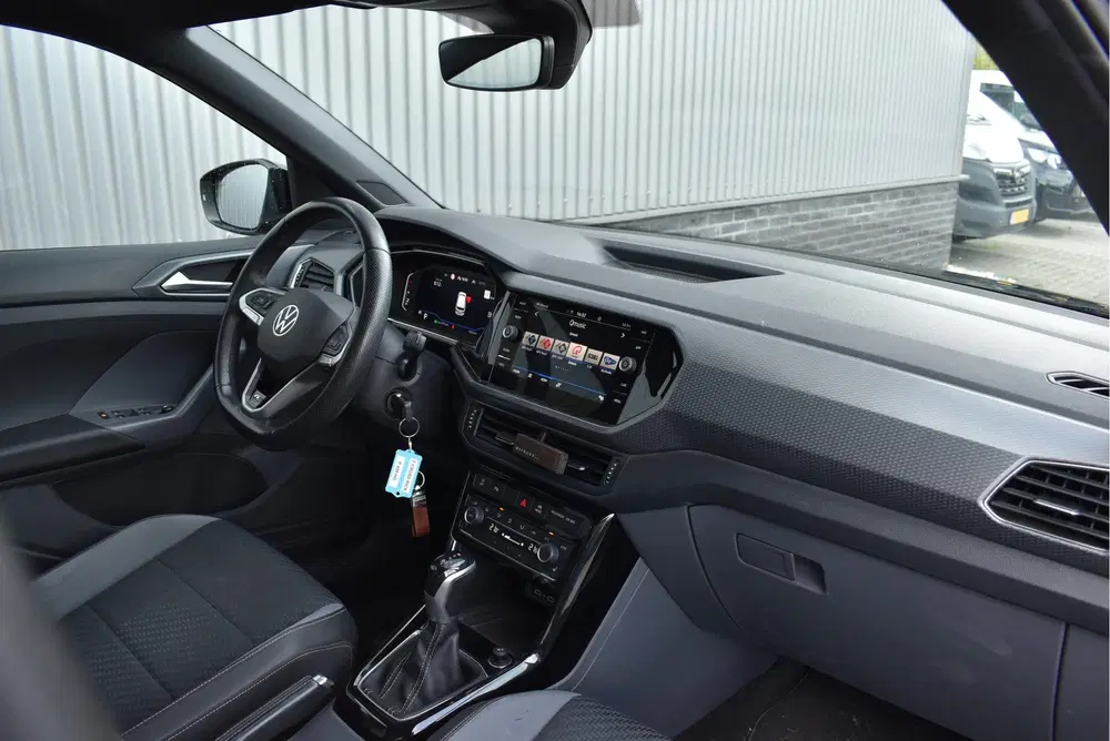 Volkswagen T-Cross 1.0 TSI 2x R-Line Virtual cockpit uit 2021, foto 6