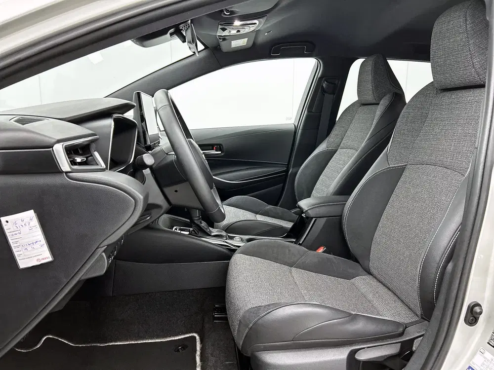 Toyota Corolla Hybrid 140 Dynamic uit 2025, foto 4
