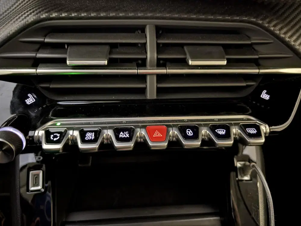 Peugeot 208 E-Style uit 2024, foto 11