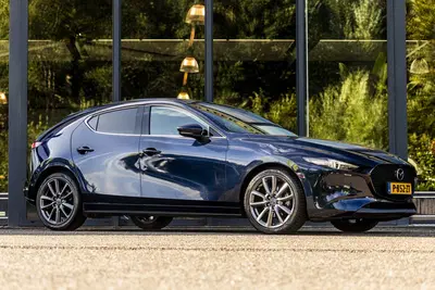 Mazda 3 2.0 e-SkyActiv-G M Hybrid 122 Luxury (bj 2 uit 2020