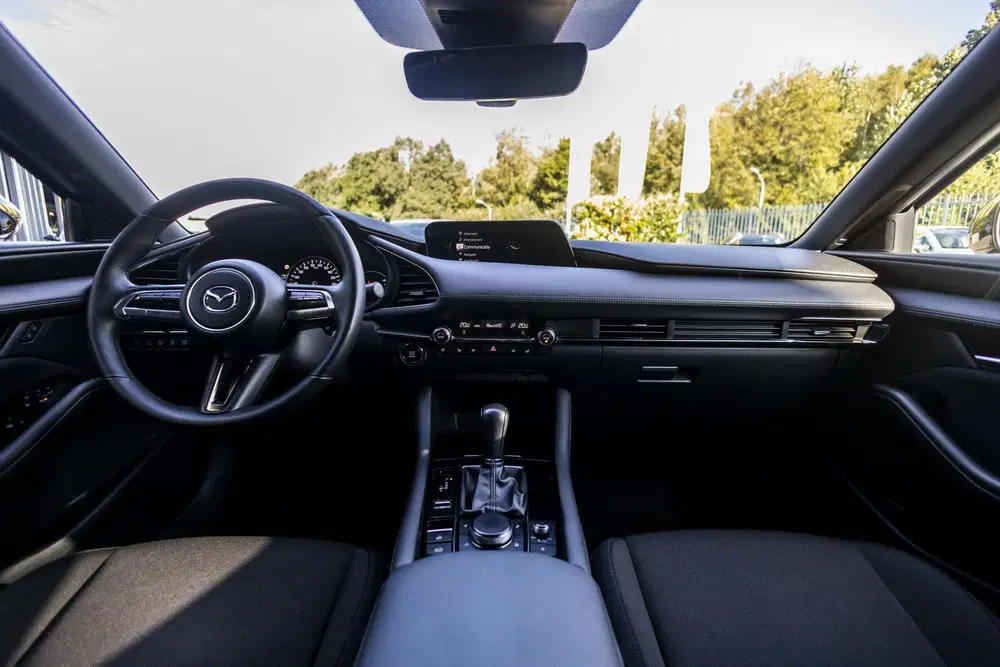 Mazda 3 2.0 e-SkyActiv-G M Hybrid 122 Luxury (bj 2 uit 2020, foto 2
