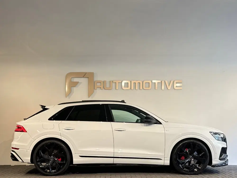 Audi Q8 55 TFSI quattro S Line Pano uit 2020, foto 10