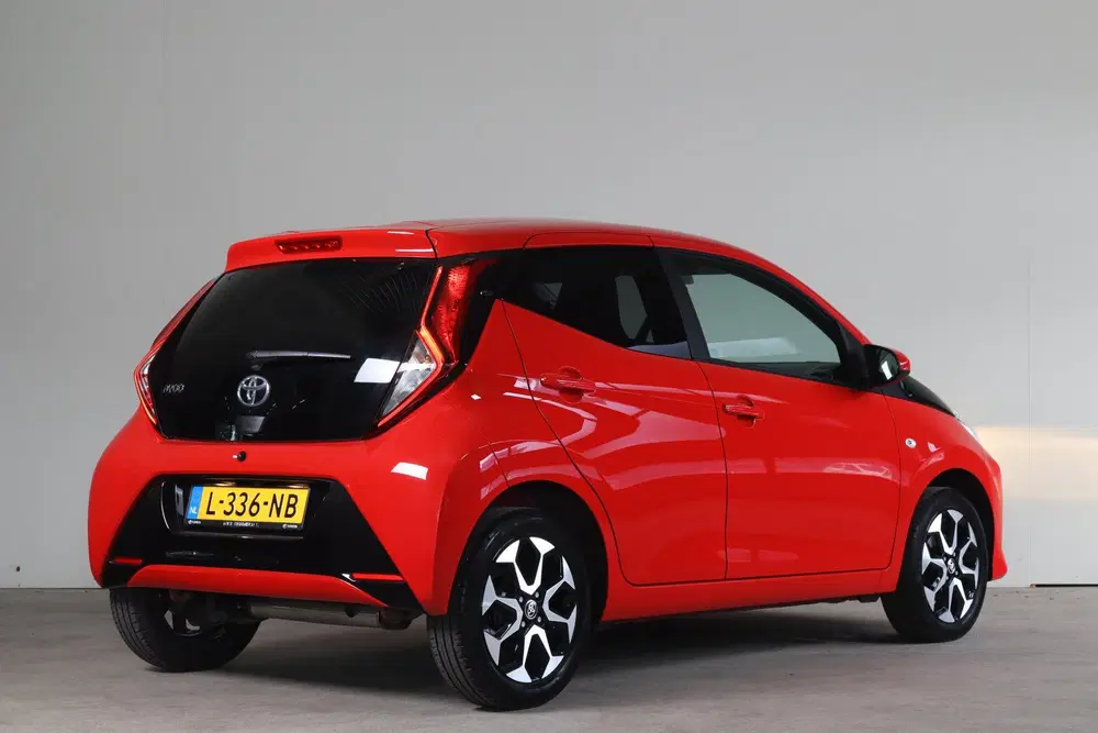 Toyota Aygo 1.0 VVT-i x-joy uit 2021, foto 2