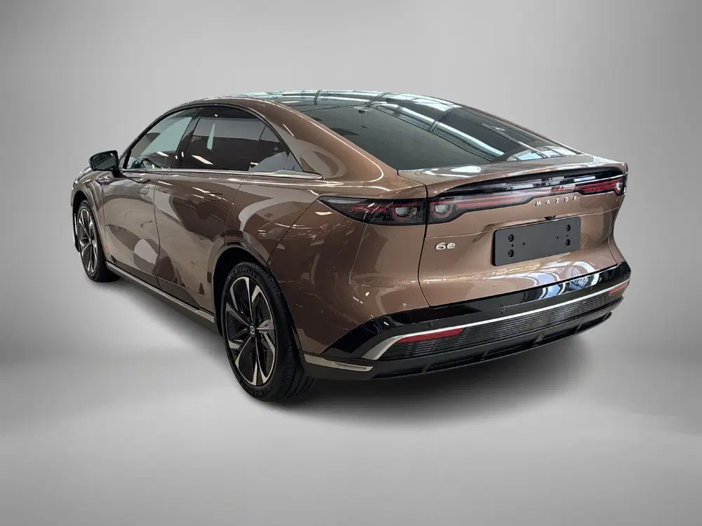 Mazda 6e Takumi 68.8 kWh uit 2026, foto 4