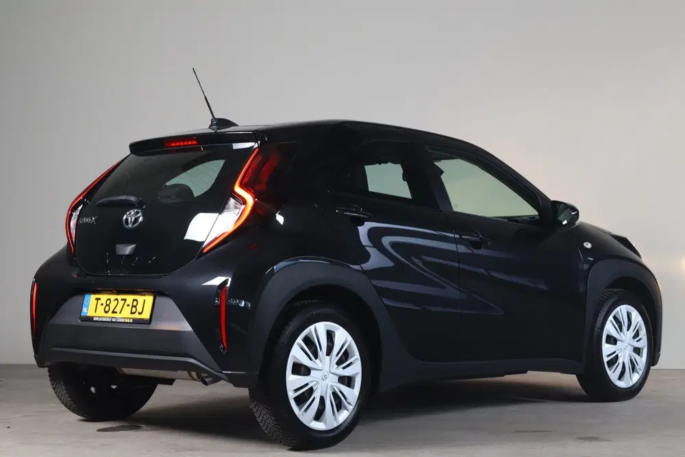 Toyota Aygo X 1.0 VVT-i MT Play uit 2023, foto 2