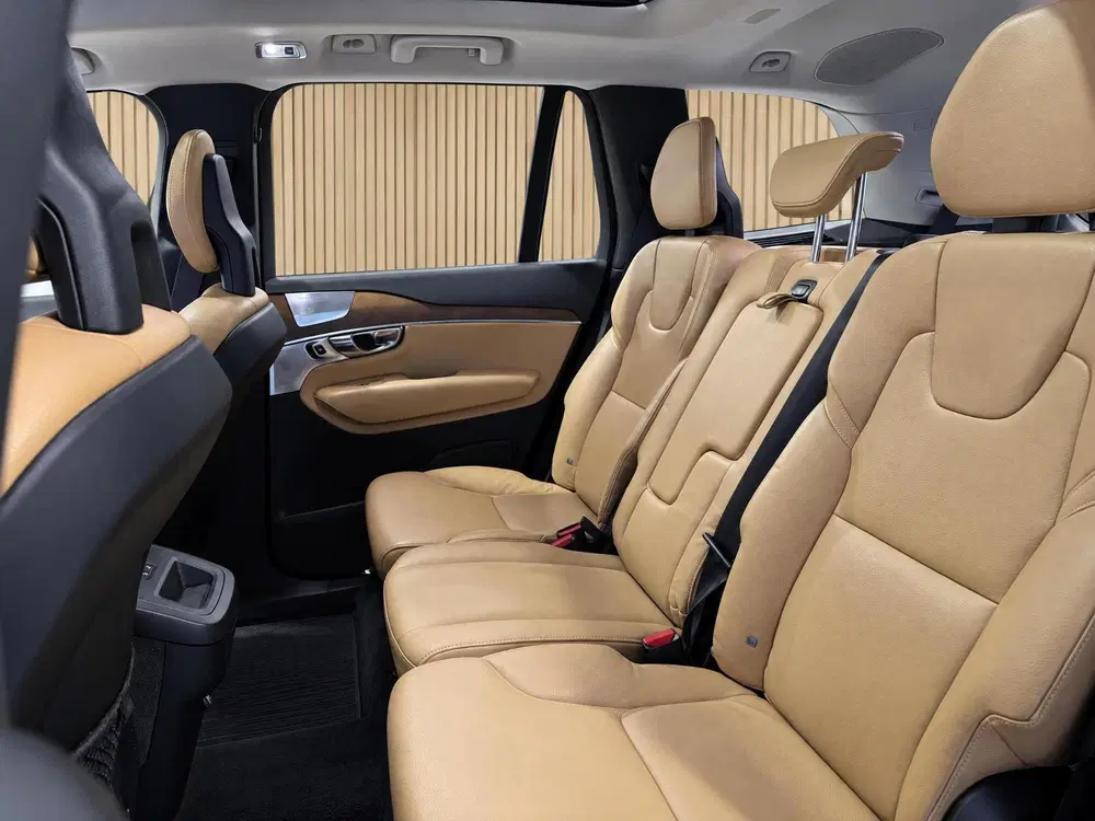 Volvo XC90 2.0 T8 Recharge AWD R-Design 7p. uit 2021, foto 9