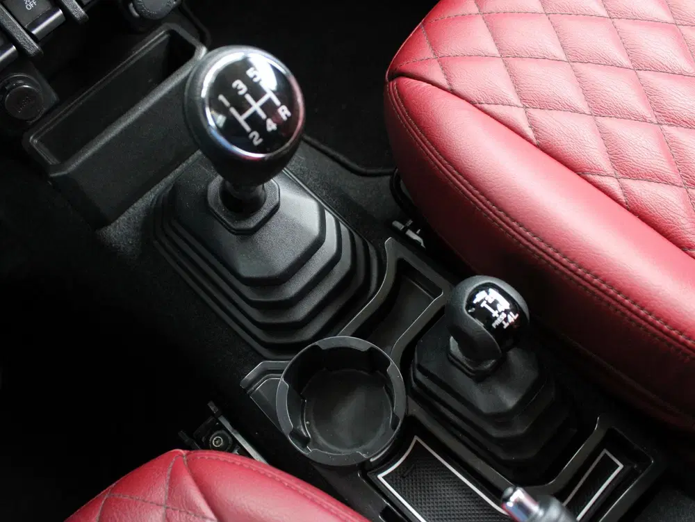 Suzuki Jimny 1.5 Professional AllGripp Lederen bekledin uit 2023, foto 15