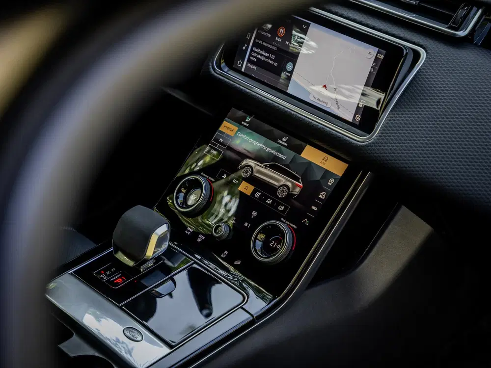 Land Rover Range Rover Velar 2.0 P400e Edition uit 2022, foto 12