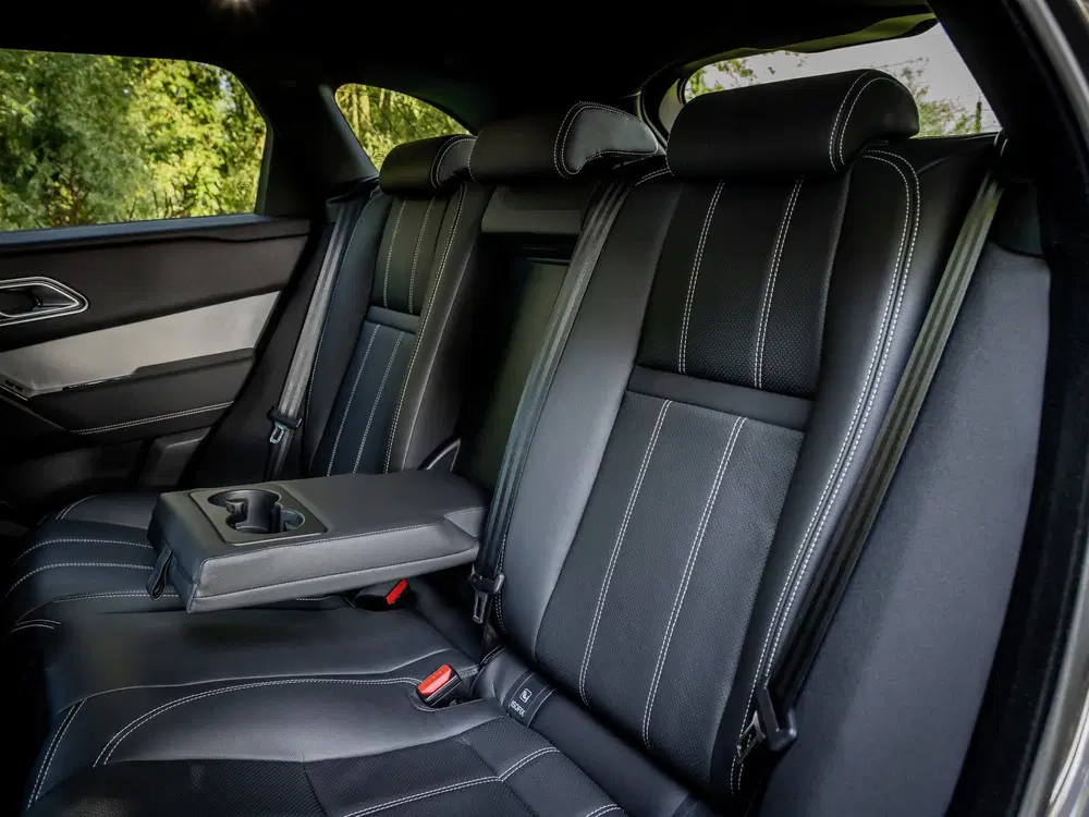 Land Rover Range Rover Velar 2.0 P400e Edition uit 2022, foto 8