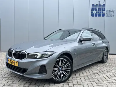 BMW 3-serie 3 Serie Touring 320e 204 pk Trekhaak Leder uit 2023