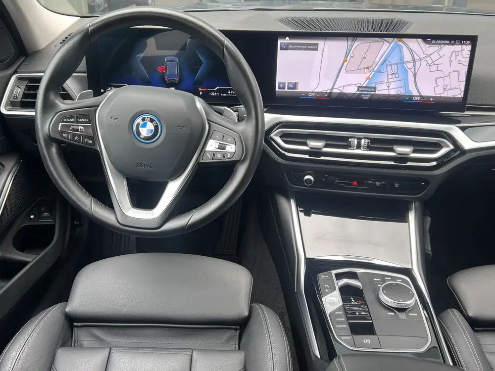 BMW 3-serie 3 Serie Touring 320e 204 pk Trekhaak Leder uit 2023, foto 5