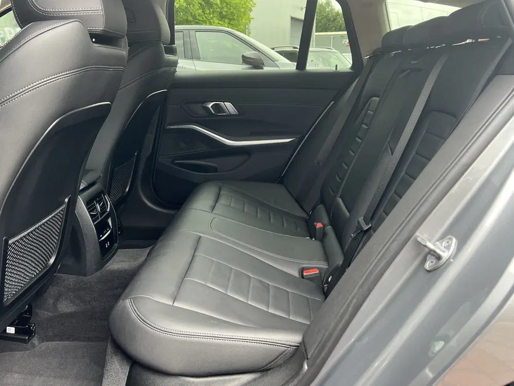 BMW 3-serie 3 Serie Touring 320e 204 pk Trekhaak Leder uit 2023, foto 7