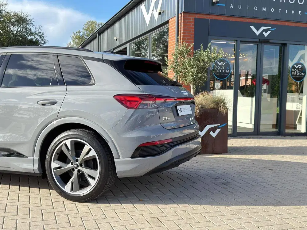 Audi Q4 e-tron 50 Quattro S-Line Competition 77 kWh uit 2021, foto 3