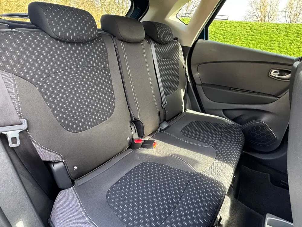 Renault Captur 0.9 TCe Limited uit 2019, foto 12