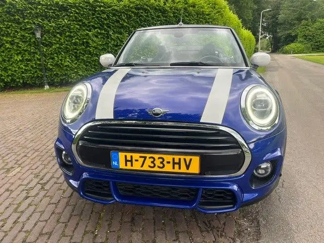 Mini Cabrio 1.5 Cooper JCW Cabrio uit 2020, foto 2