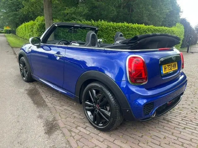 Mini Cabrio 1.5 Cooper JCW Cabrio uit 2020, foto 4