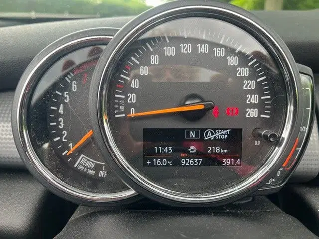 Mini Cabrio 1.5 Cooper JCW Cabrio uit 2020, foto 9