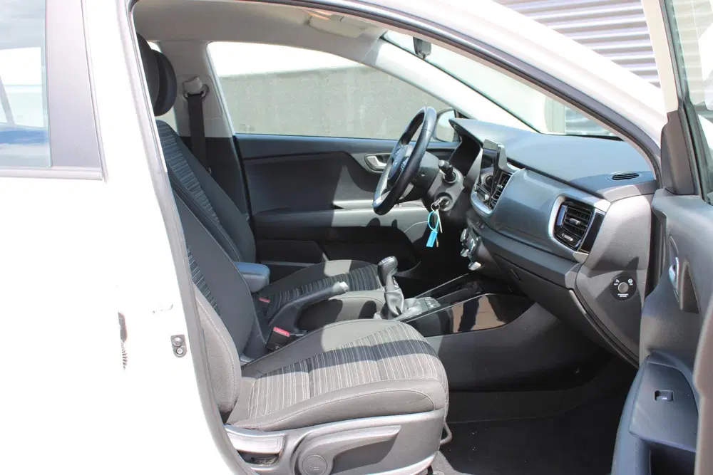 Kia Stonic 1.0 T-GDi MHEV DynamicLine Navigatie uit 2023, foto 10