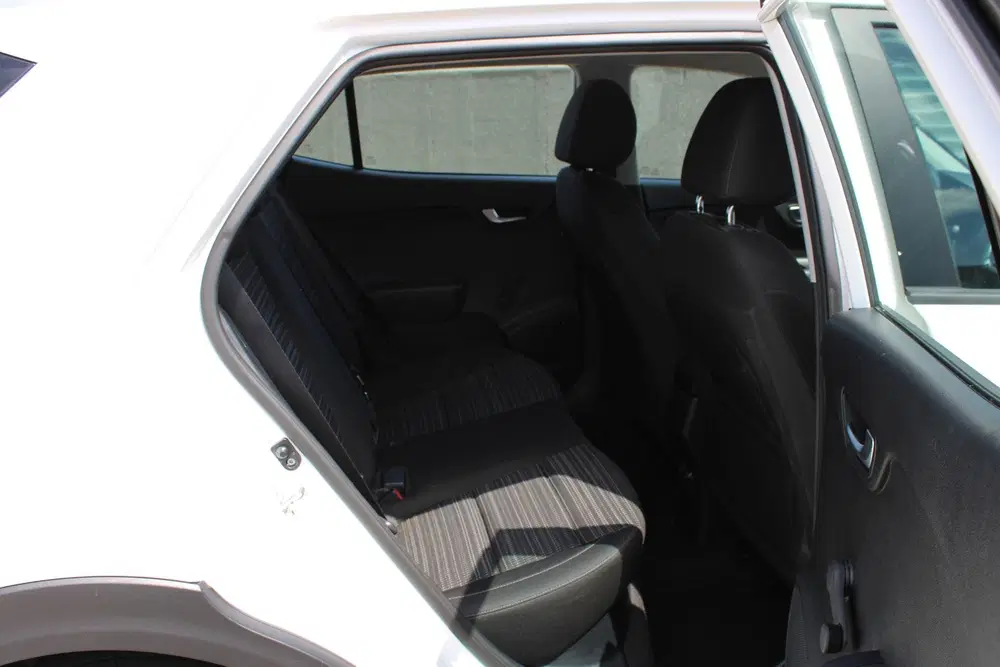 Kia Stonic 1.0 T-GDi MHEV DynamicLine Navigatie uit 2023, foto 12