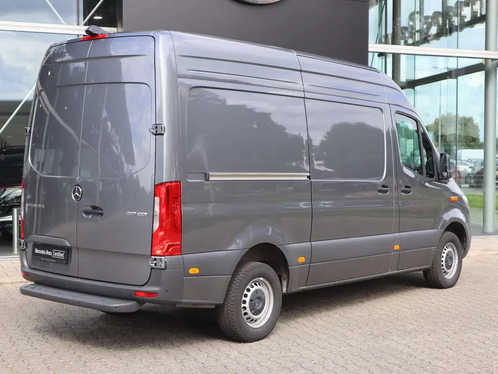 Mercedes-Benz Sprinter 317 CDI L2H2 LED METALLIC uit 2024, foto 2