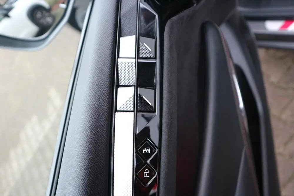 DS Automobiles DS 4 DS 4 1.2 PureTech Performance Line+ AUTOMA uit 2022, foto 13