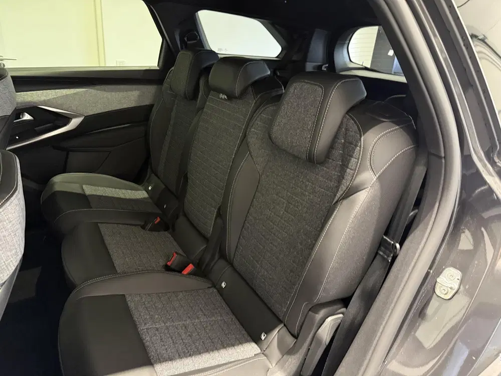 Peugeot 5008 1.6 Plug-in Hybrid 195 Allure 7p l 360 Cam uit 2026, foto 10