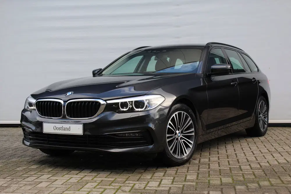 BMW 5-serie 520i Sport Line Automaat uit 2019