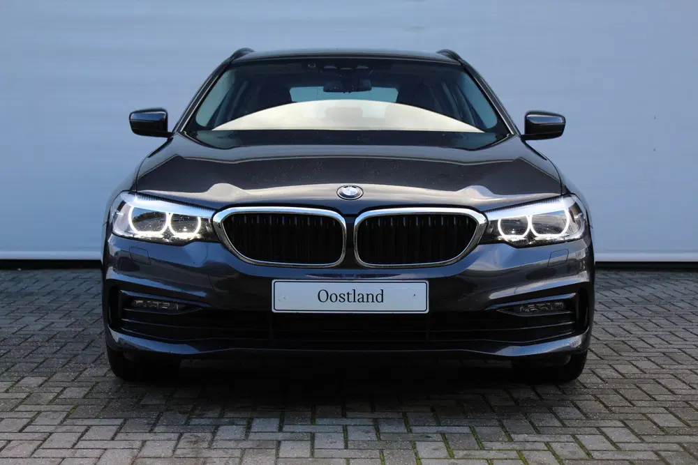 BMW 5-serie 520i Sport Line Automaat uit 2019, foto 4