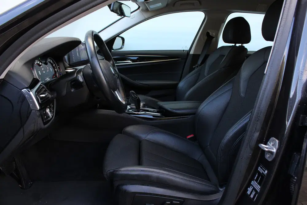 BMW 5-serie 520i Sport Line Automaat uit 2019, foto 6