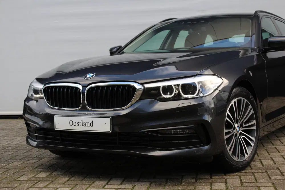 BMW 5-serie 520i Sport Line Automaat uit 2019, foto 8