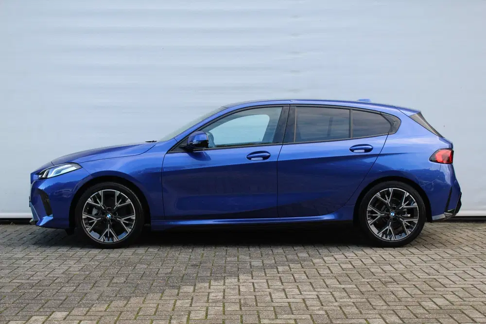 BMW 1-serie 120 M Sport Automaat uit 2026, foto 2