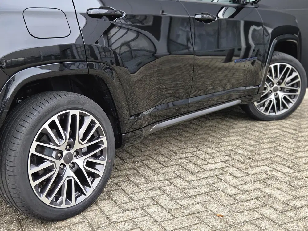 Jeep Compass 4xe 240 Plug-in Hybrid Electric Summit uit 2025, foto 10