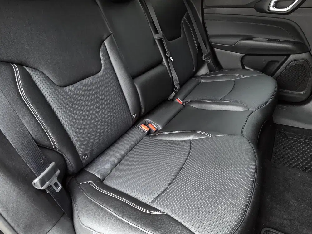 Jeep Compass 4xe 240 Plug-in Hybrid Electric Summit uit 2025, foto 15