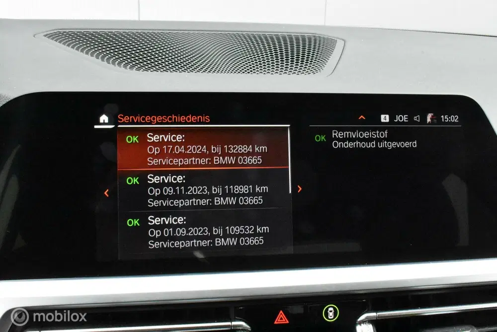 BMW 3-serie 330i M-Sport 2019 Mineralgrau Live-Cockpit uit 2019, foto 14