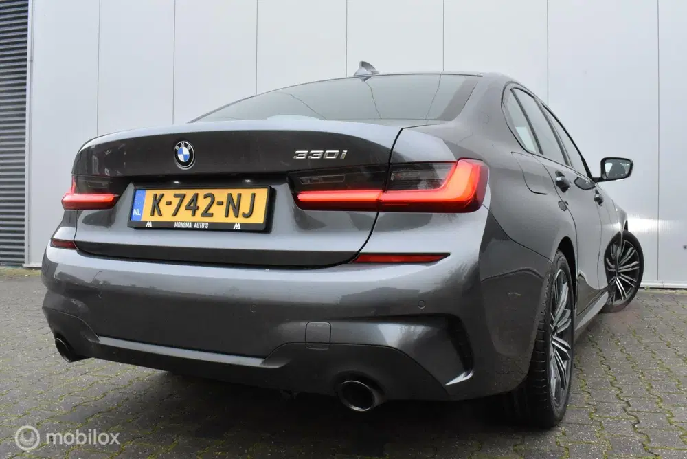 BMW 3-serie 330i M-Sport 2019 Mineralgrau Live-Cockpit uit 2019, foto 5