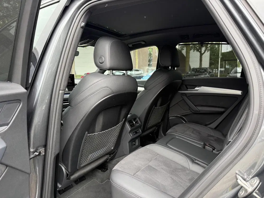 Audi Q5 55 TFSI e S edition uit 2022, foto 13