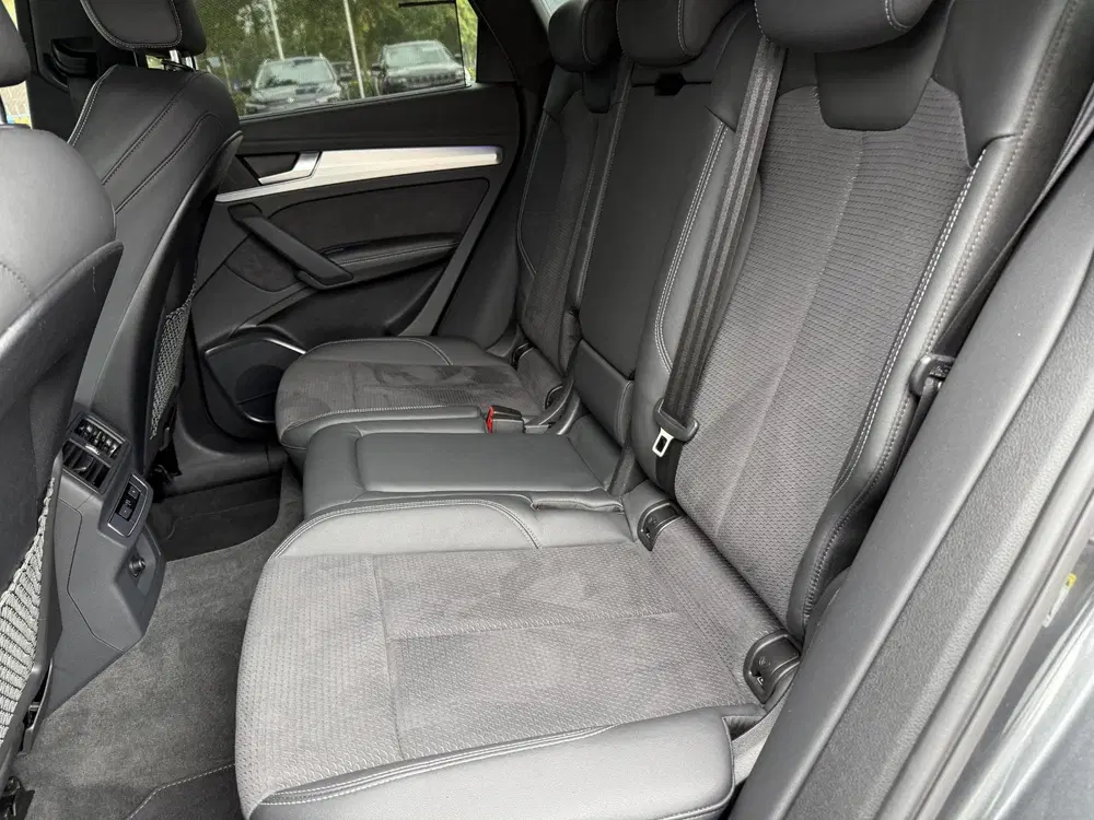 Audi Q5 55 TFSI e S edition uit 2022, foto 14