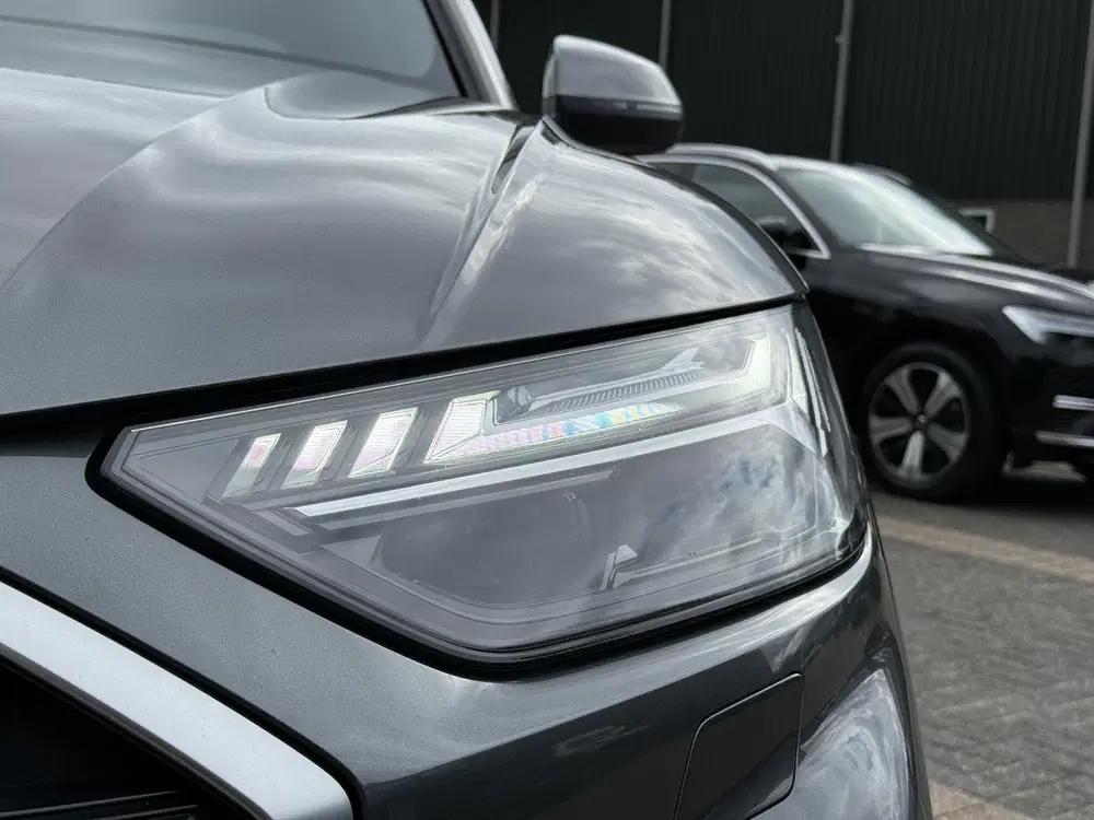Audi Q5 55 TFSI e S edition uit 2022, foto 3