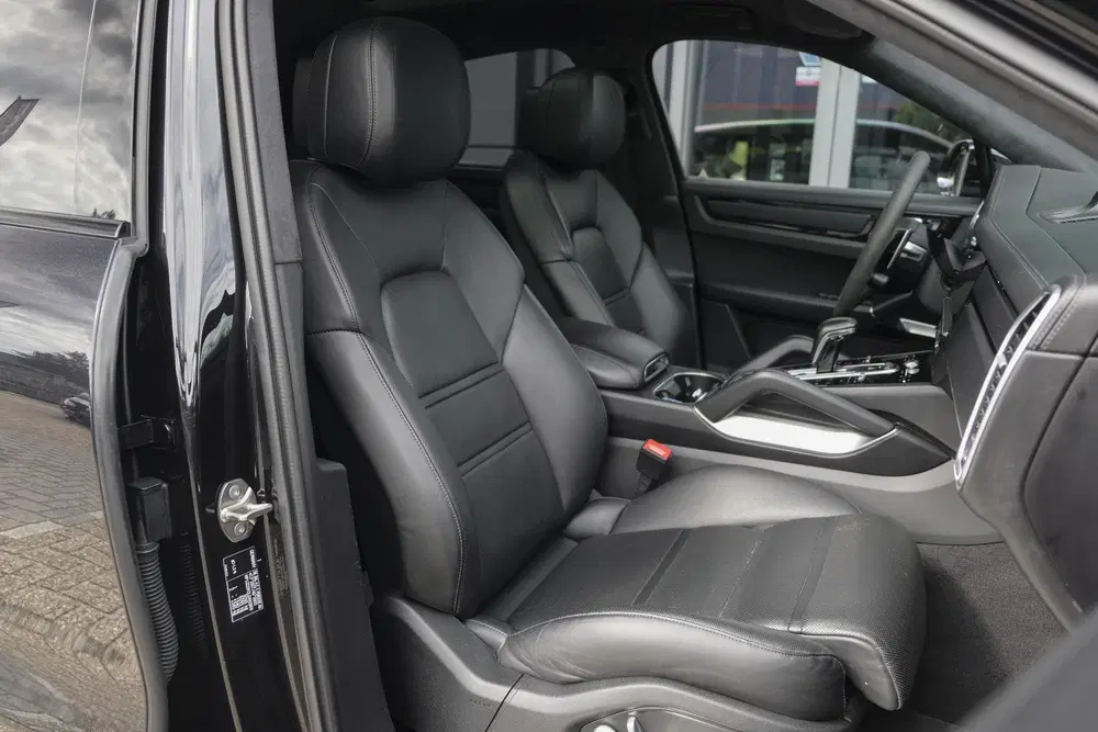 Porsche Cayenne Cayenne Coupé 4.0 V8 Turbo S 680pk E-Hybri uit 2020, foto 12