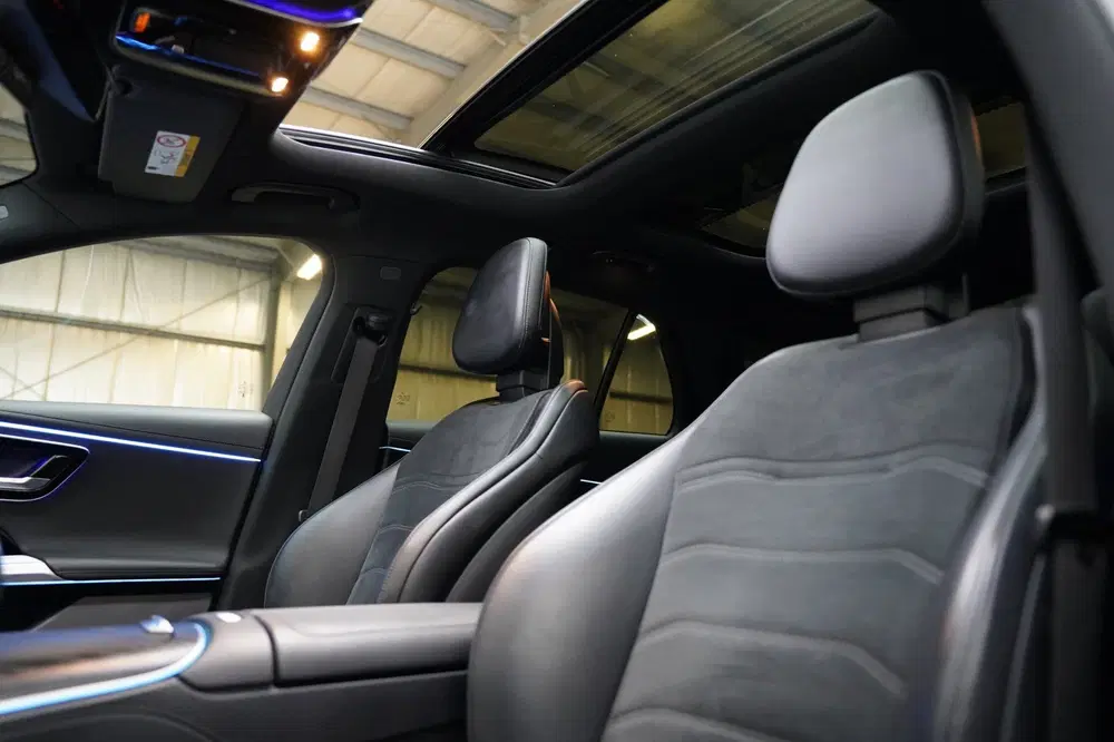 Mercedes-Benz E-Klasse 300 de 4MATIC PANO HYPERSCREEN uit 2024, foto 13