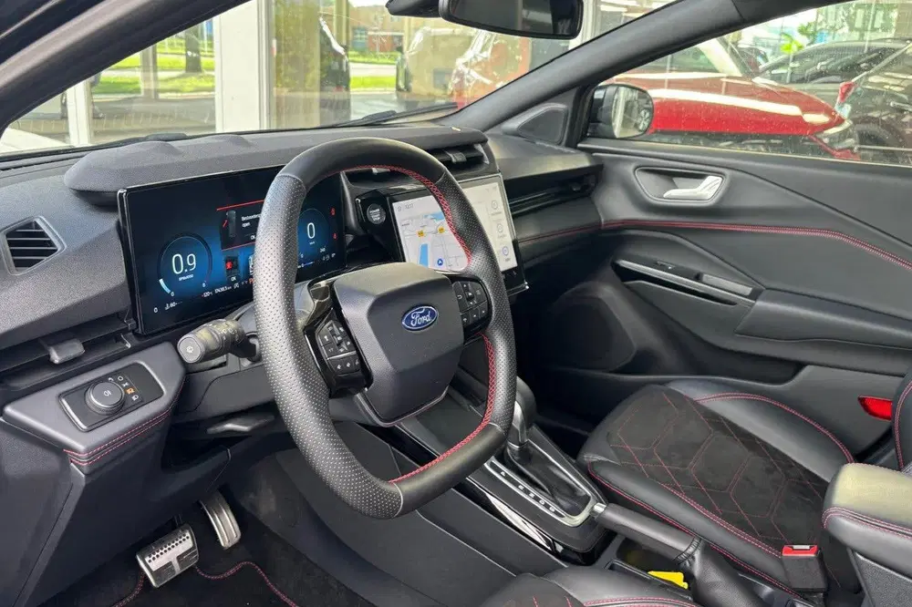 Ford Puma 1.0 EcoBoost Hybrid ST-Line X uit 2025, foto 2