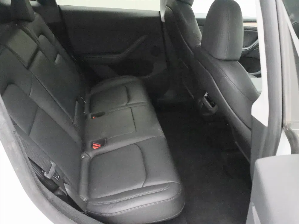 Tesla Model Y Long Range AWD 75kWh 351pk 94.5% SoH [ TRE uit 2023, foto 15