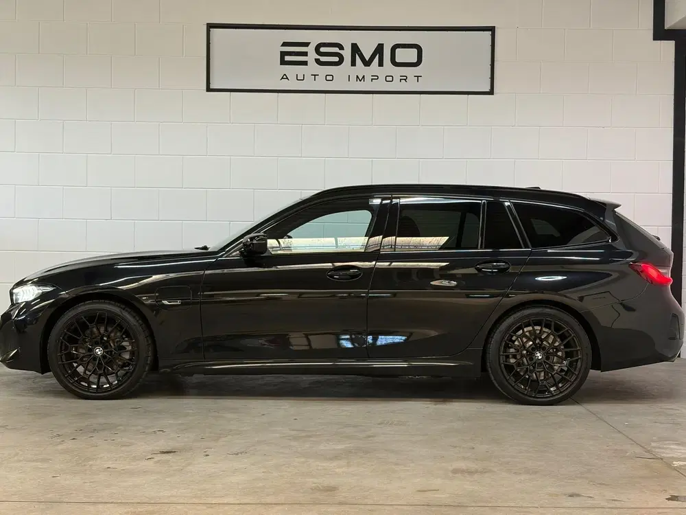 BMW 3-serie 320e M-Sportpakket MY 2023 uit 2022, foto 2